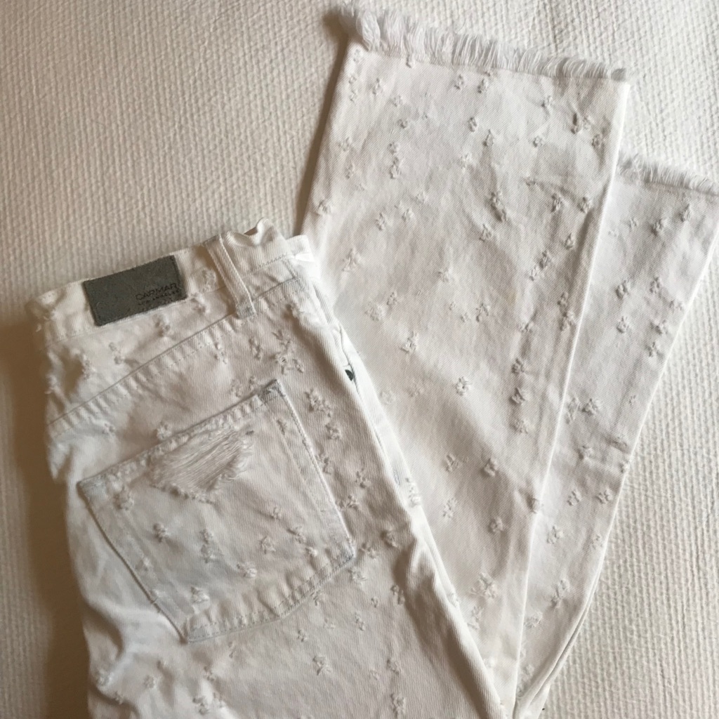 Wide Legged Carmar Jeans